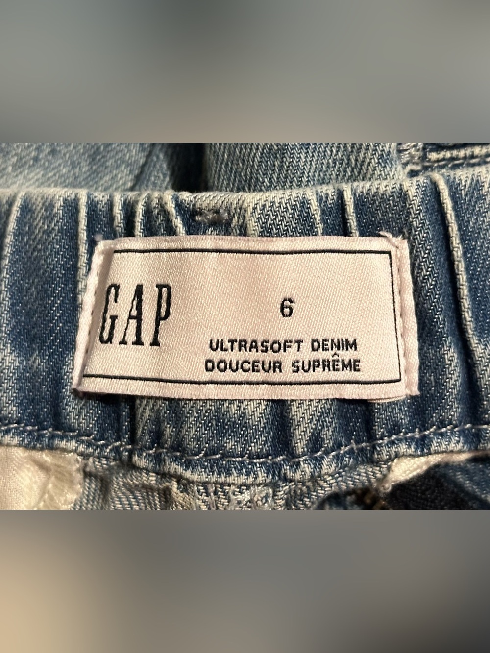 GAP BNWT 365 High Rise UltraSoft Pleated Denim Trousers - Size 6 - Picture 9 of 11